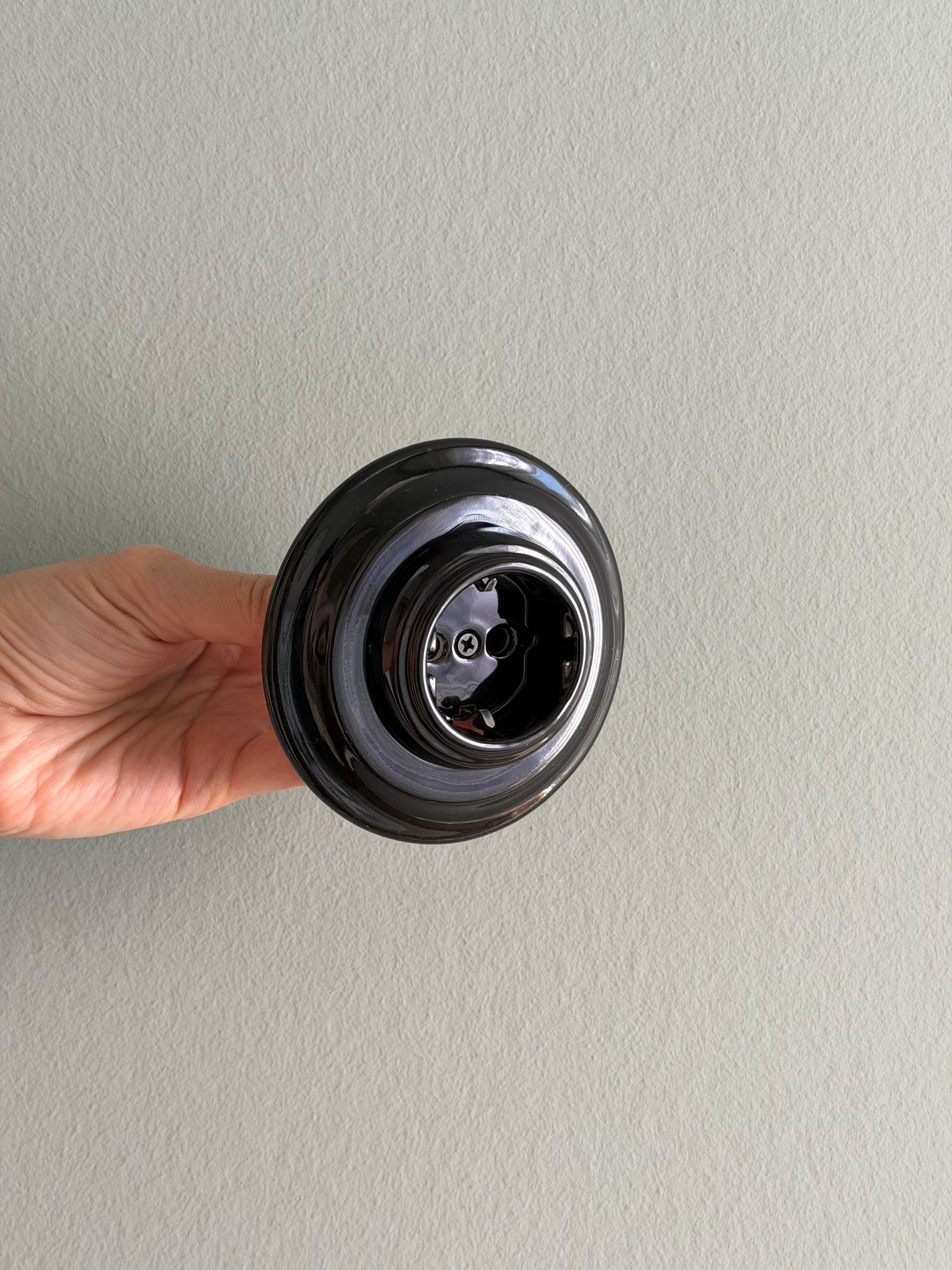 porcelain wall socket