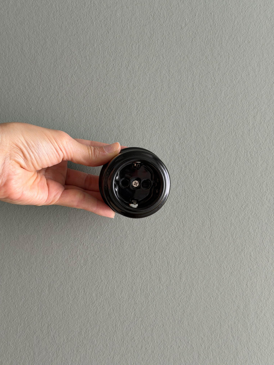porcelain wall socket